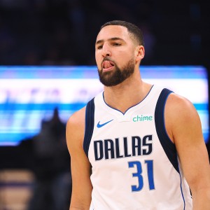 V站体育新闻-日薄西山！克莱12投仅2中拿到6分 三分8中2