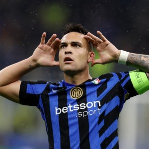 V站-劳塔罗自18-19赛季以来联赛直接参与143球，同期意甲第二多