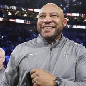 V站体育比分-里弗斯为哈姆鸣冤叫屈：他在湖人受到了不公平对待